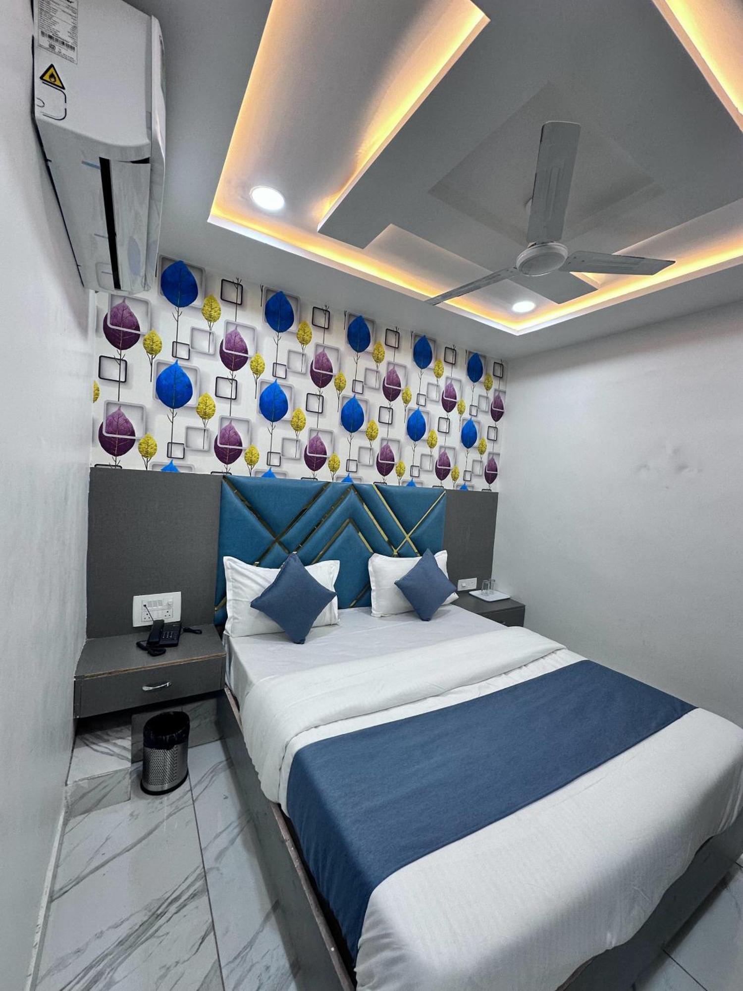 Hotel The Pacific Ahmedabad Airport Exterior photo