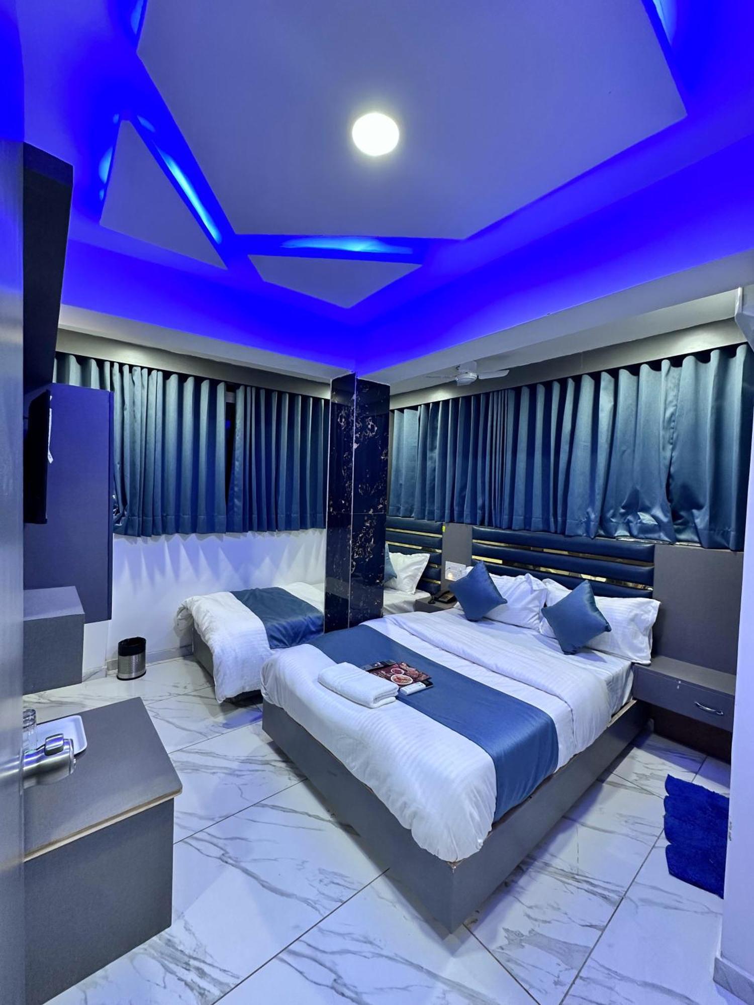Hotel The Pacific Ahmedabad Airport Exterior photo