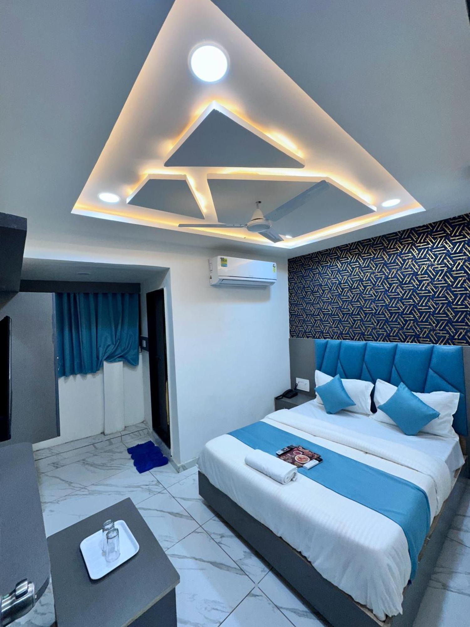 Hotel The Pacific Ahmedabad Airport Exterior photo